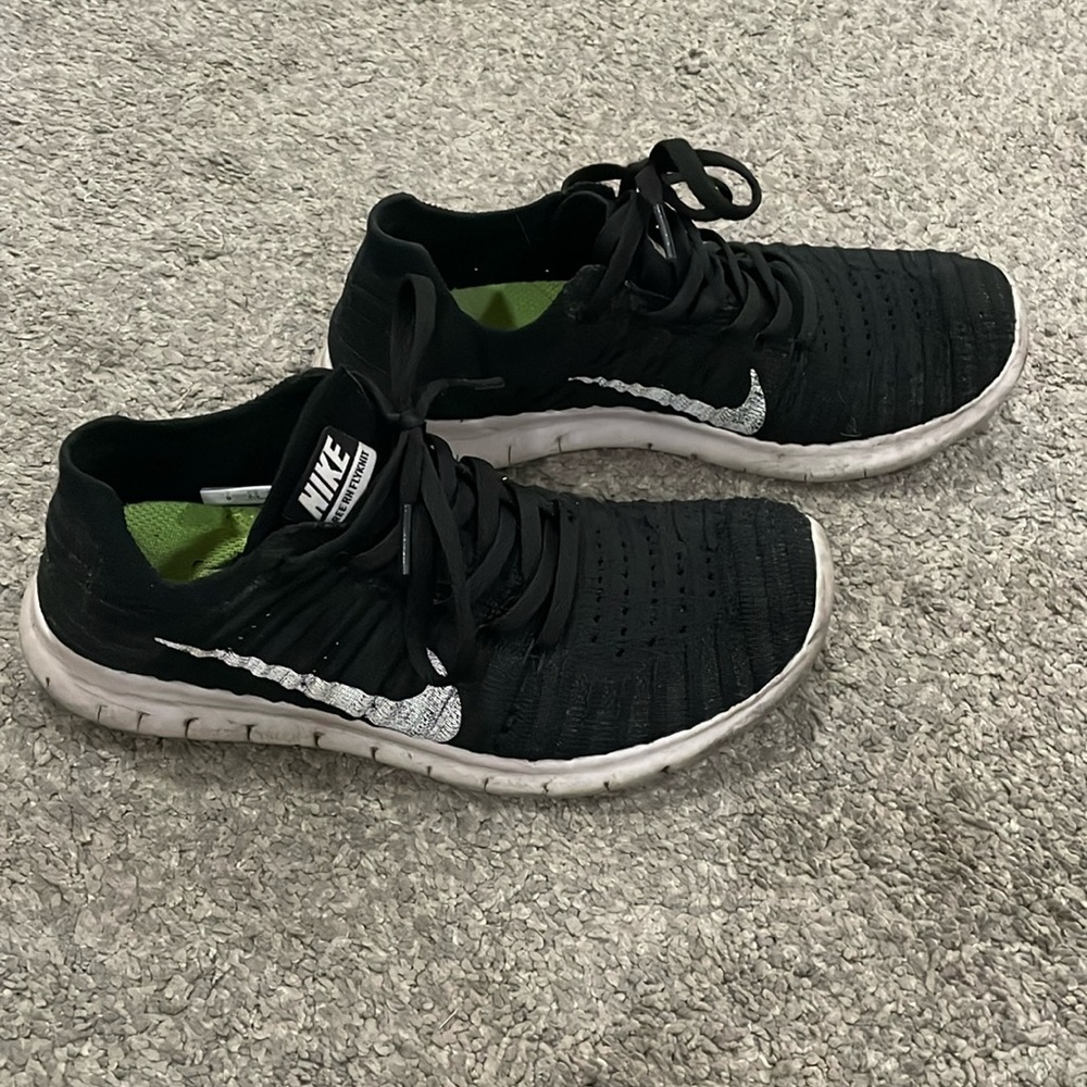 Black Nike Flyknit